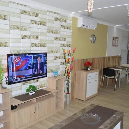 Ezuestpart Granada 2 Koezvetlen Vizparti Apartman Siofok