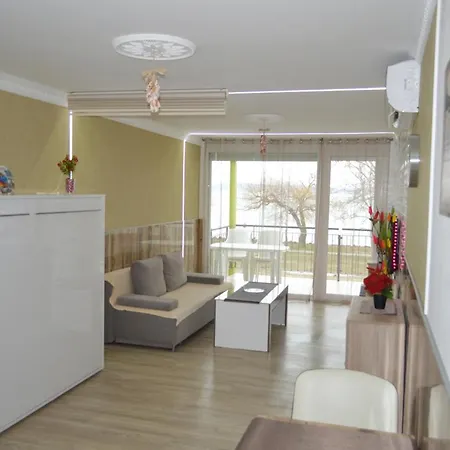 Apartment Ezuestpart Granada 2 Koezvetlen Vizparti Apartman