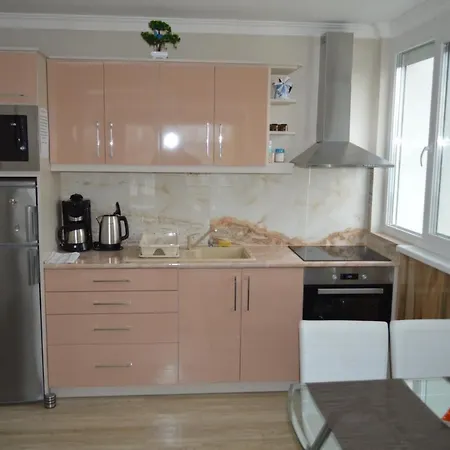 Ezuestpart Granada 2 Koezvetlen Vizparti Apartman Apartment