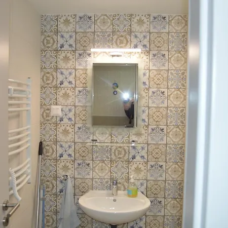 Apartment Ezuestpart Granada 2 Koezvetlen Vizparti Apartman *