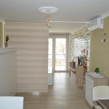 Apartment Ezuestpart Granada 2 Koezvetlen Vizparti Apartman