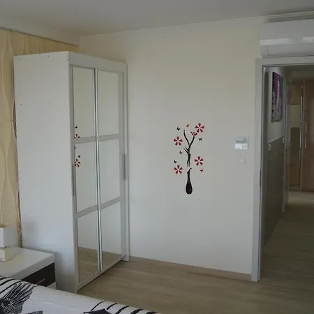 Ezüstpart Granada 2 Közvetlen Vizparti Apartman * Siófok