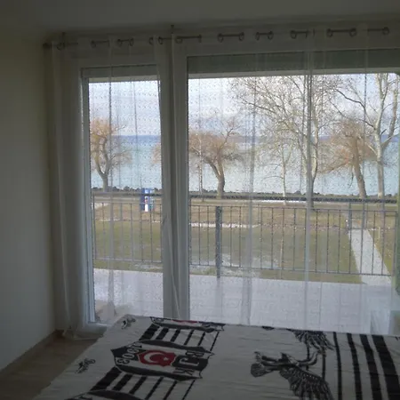 Ezuestpart Granada 2 Koezvetlen Vizparti Apartman Apartment *