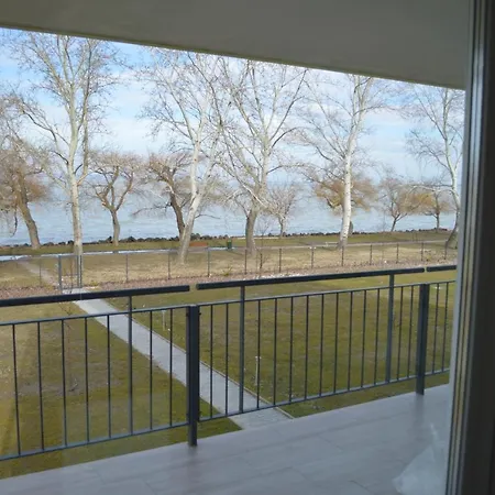 Apartment Ezuestpart Granada 2 Koezvetlen Vizparti Apartman
